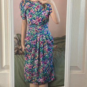 Size 4-Maggie Boutique Floral Vintage midi dress with pockets